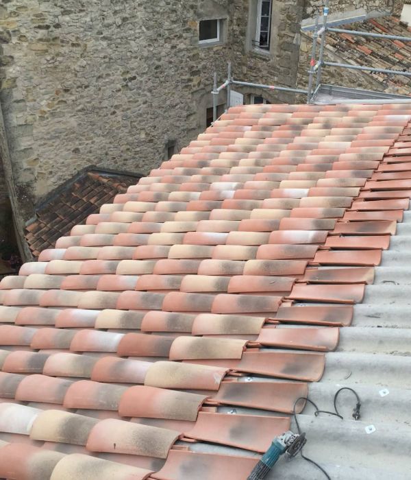 Rénovation Et Réparation De Toiture à Antibes (06600) - MG Toiture Dans ...